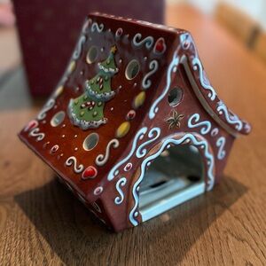 Villeroy & Boch Winter Bakery Decor Gingerbread House, Porcelain, Brown, Small